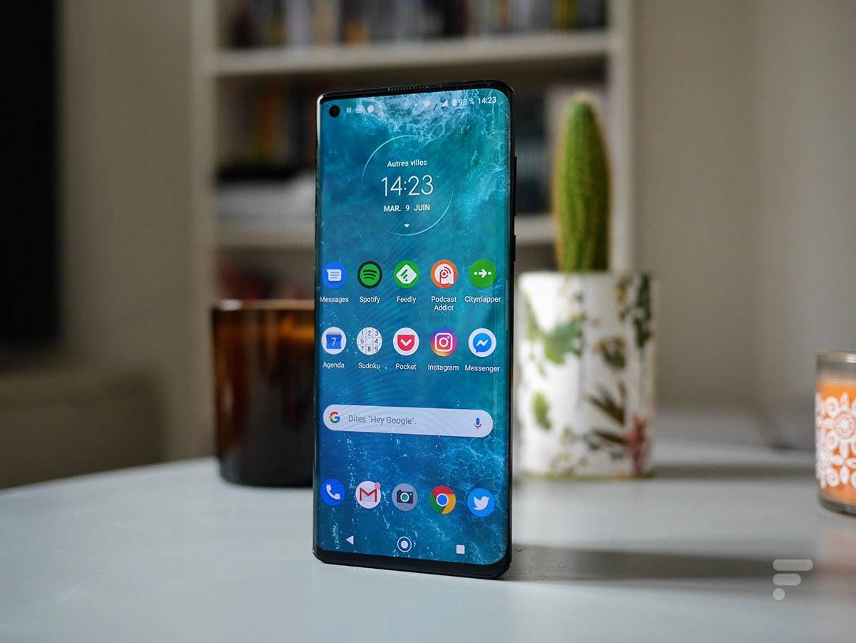 C'est bon ? Vaut-il la peine d'acheter le Motorola bon marché ?